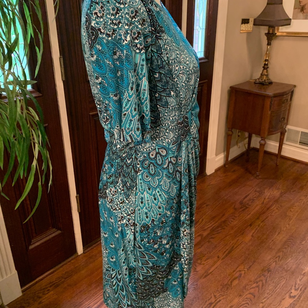 Flattering, blue/green dress. - Picture 4 of 4